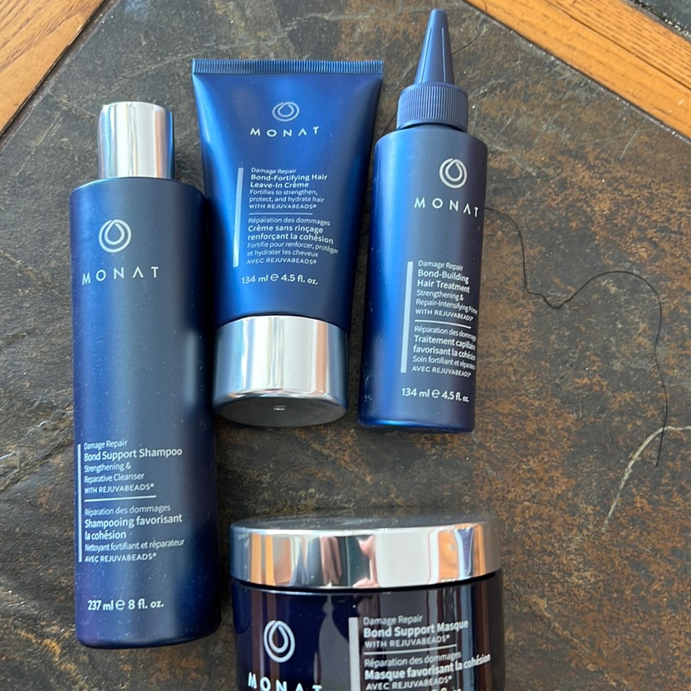Bond repair set by Monat